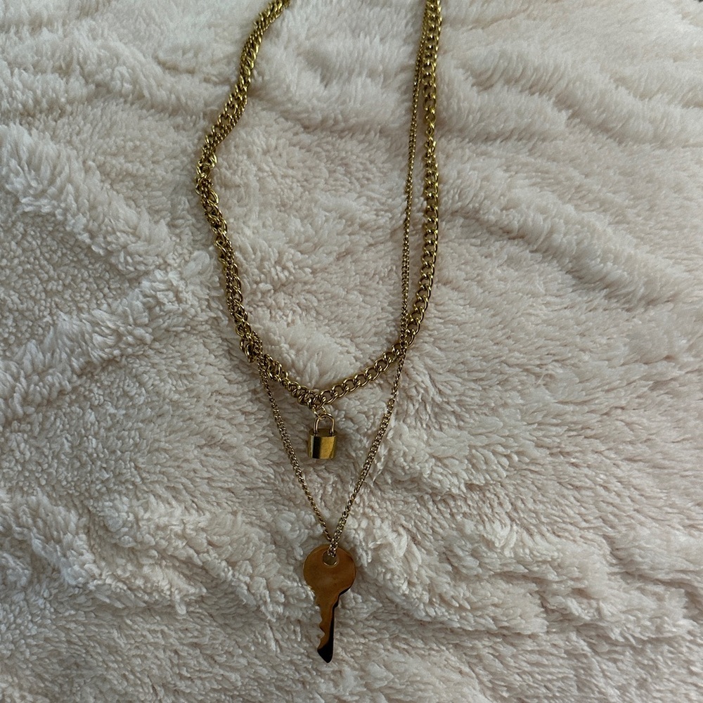Layered Necklace with Key and lock Pendant